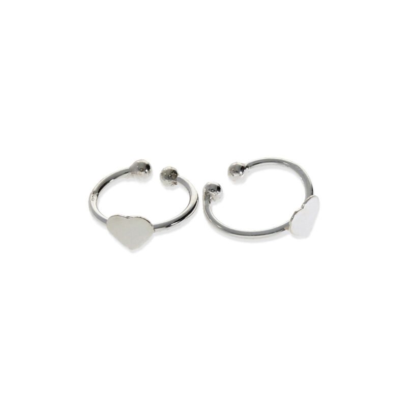 Pendientes cartílago de plata de ley 925 con diámetro de 10mm y corazón de 5mm.