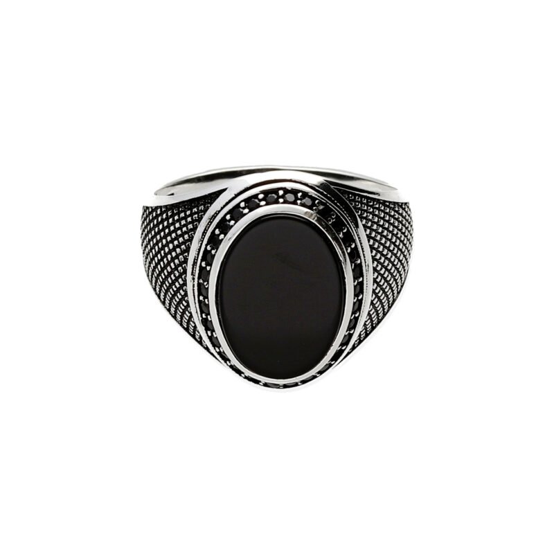 Anillo de plata de ley 925 para hombre tipo sello ovalado onix 10x14mm con circonitas negras.