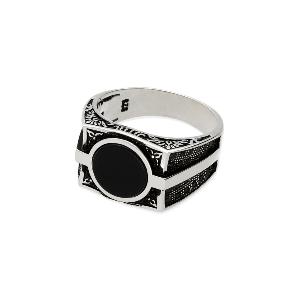 Anillo de plata de ley 925 para hombre tipo sello circular onix 10mm con grabado y circonitas negras.