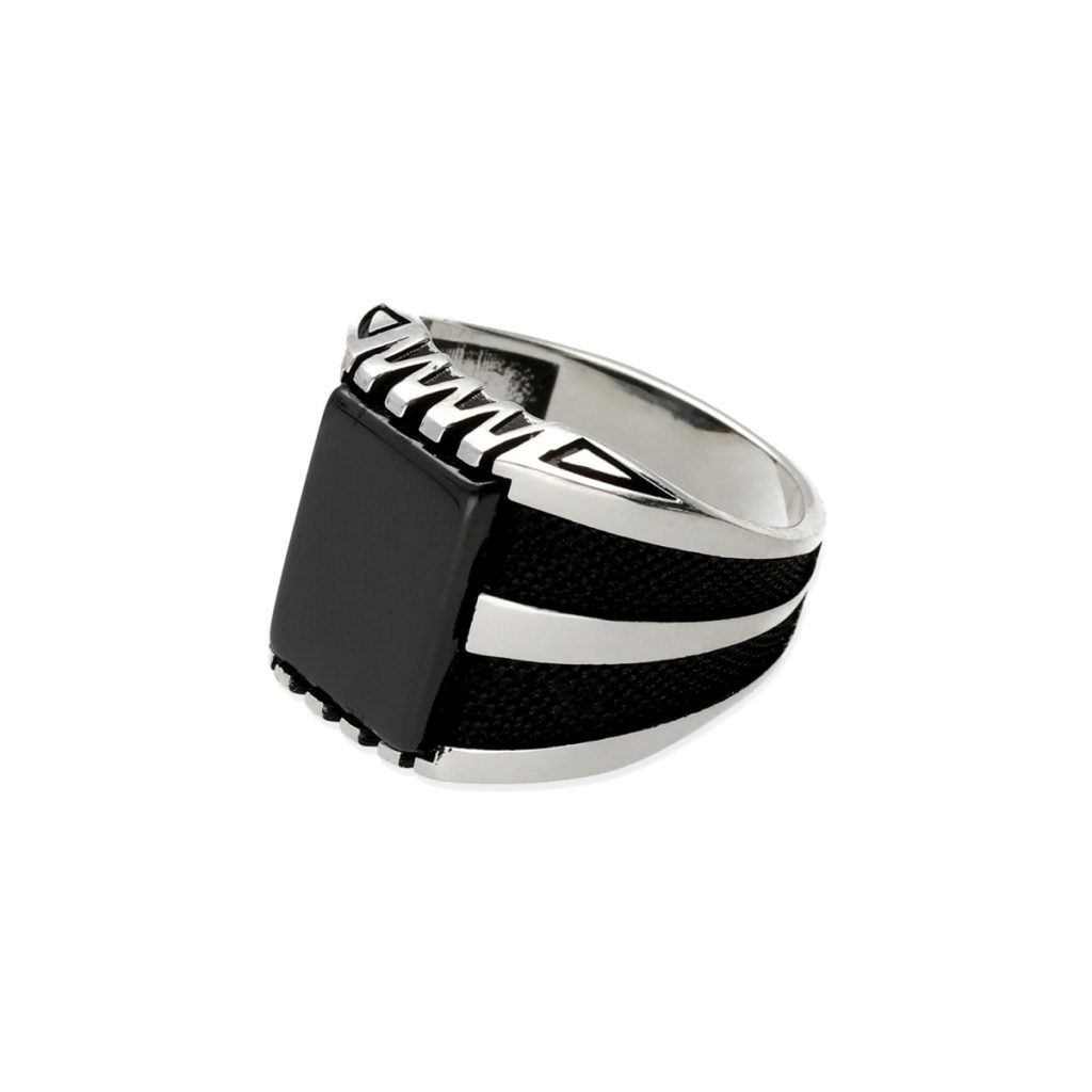 Anillo de plata de ley 925 para hombre tipo sello rectangular onix 10x14mm con circonitas negras.