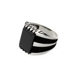Anillo de plata de ley 925 para hombre tipo sello rectangular onix 10x14mm con circonitas negras.