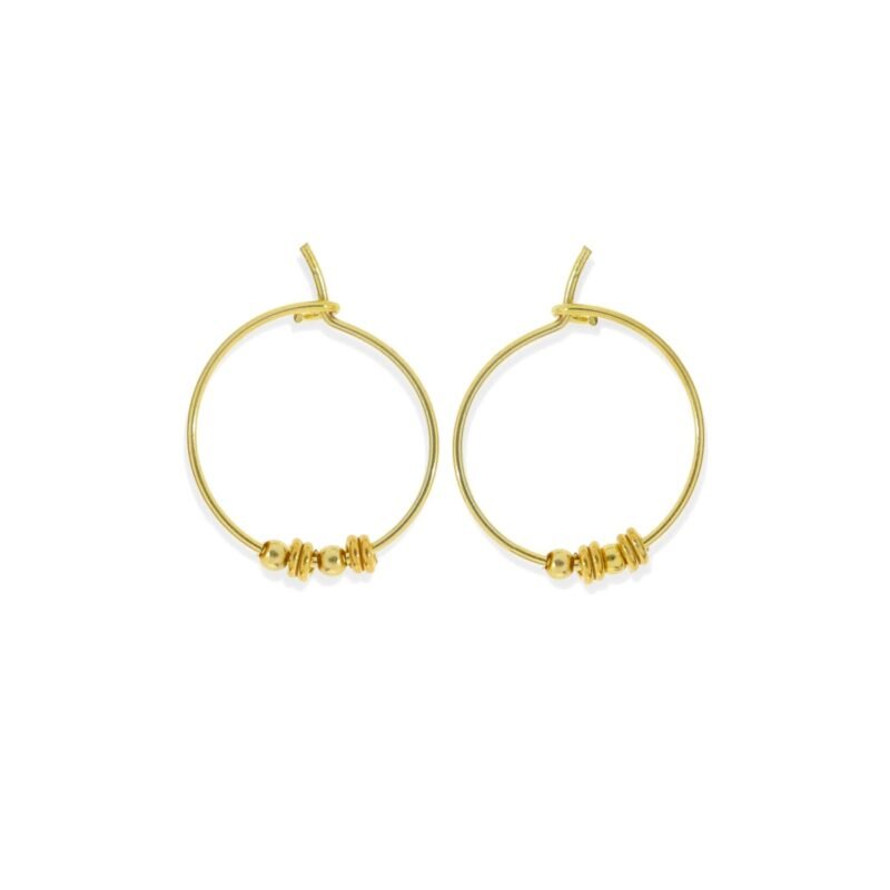 Pendientes de plata de ley 925 con baño de oro de 18 quilates con aro de 0,6x16mm y dos espirales y dos bolitas.