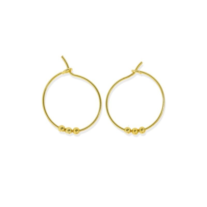 Pendientes de plata de ley 925 con baño de oro de 18 quilates con aro de 0,6x16mm y tres bolitas.