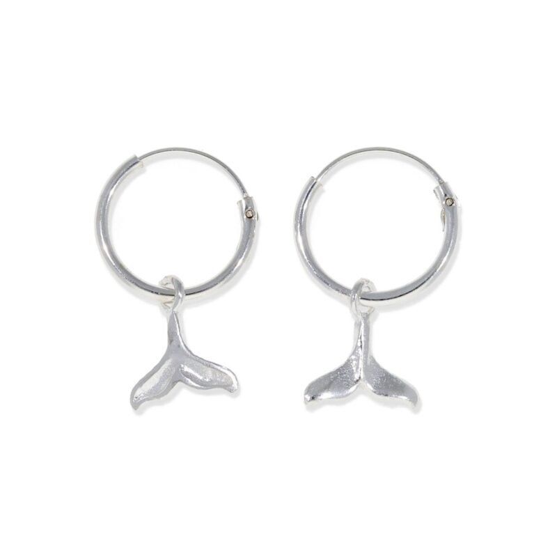 Pendientes de plata de ley 925 con aro de 1,2x12mm y colgante de cola de ballena 9mm.