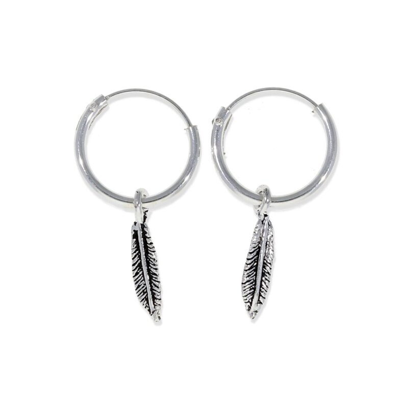 Pendientes de plata de ley 925 con aro de 1,2x12mm y colgante de pluma de 12,5mm.