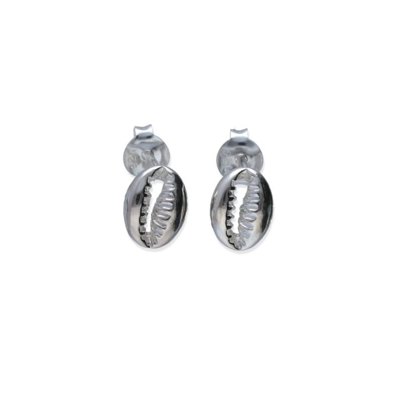 Pendientes plata de ley 925 lisa concha cauri mini de 8mm con cierre presión.